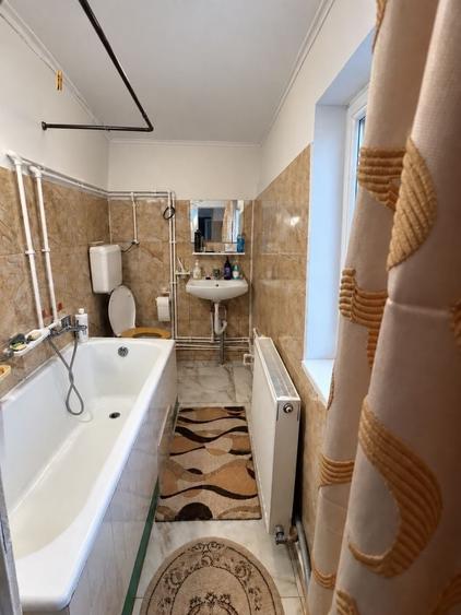 Casă cu 4 camere decomandat în Exterior Vest