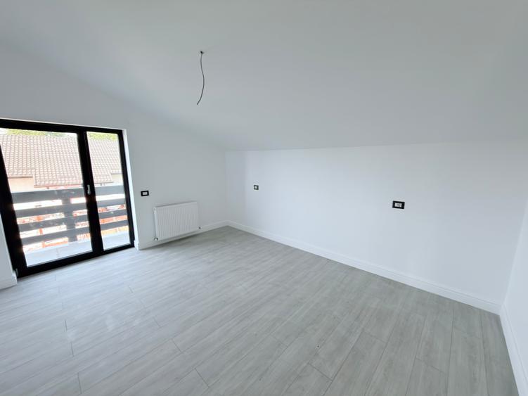 Casă individuală cu 4 camere cu Teren 400 Mp în Central