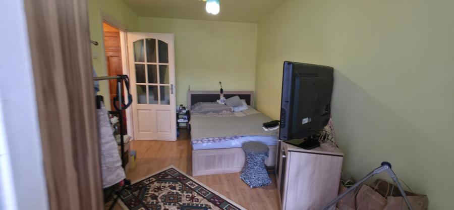 Apartament cu 3 camere decomandat în Lipovei
