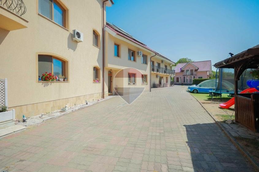 Hotel/Pensiune, de 755 mp, în Rontău