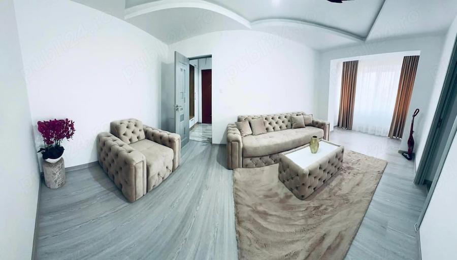 Apartament cu 3 camere semidecomandat în Central
