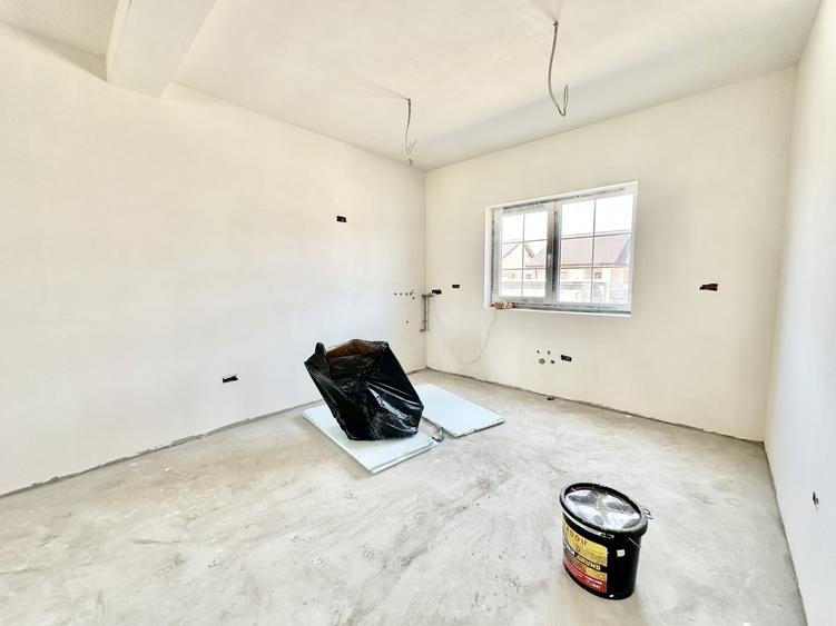 Duplex cu 3 camere cu Canalizare în Moșnița Nouă