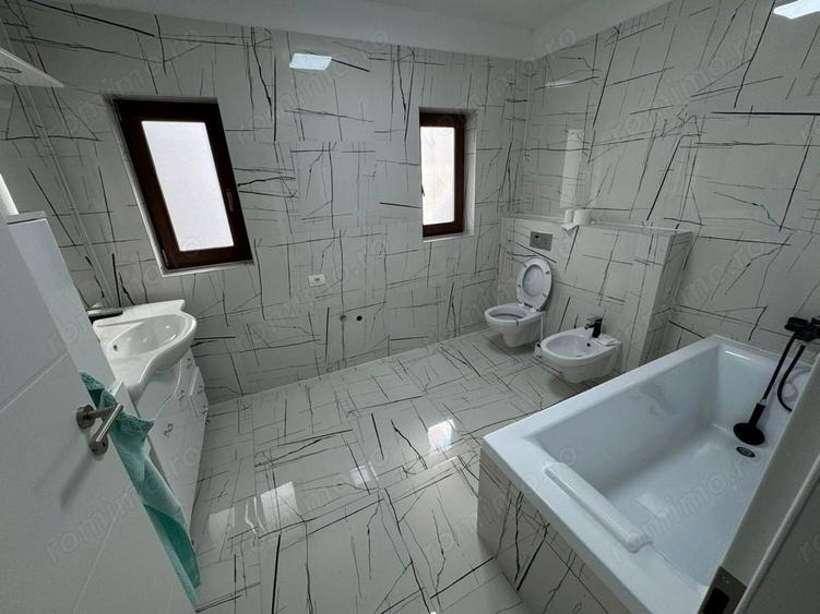 Casă cu 5 camere cu Teren 350 Mp în Giroc