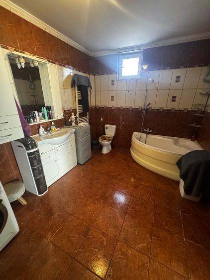 Casă individuală cu 3 camere cu Canalizare în Iosia