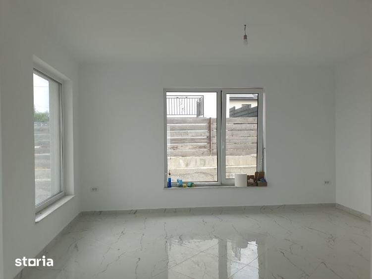 Casă cu 4 camere cu Teren 250 Mp în Valea Lupului