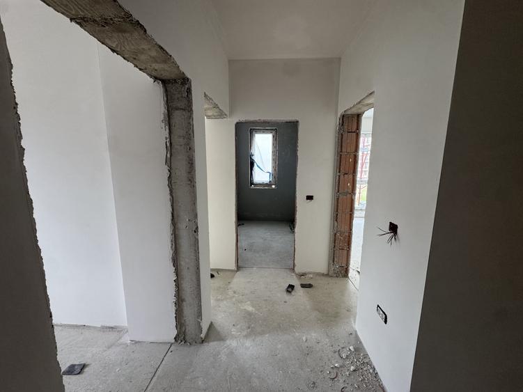 Apartament cu 2 camere decomandat în Giroc