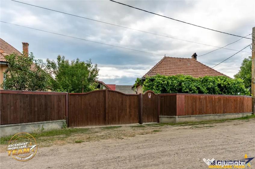 Casă cu 3 camere cu Teren 1123 Mp în Lunga