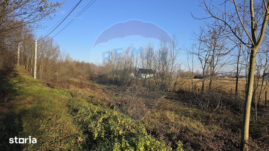 Teren de 10860 mp, în Central
