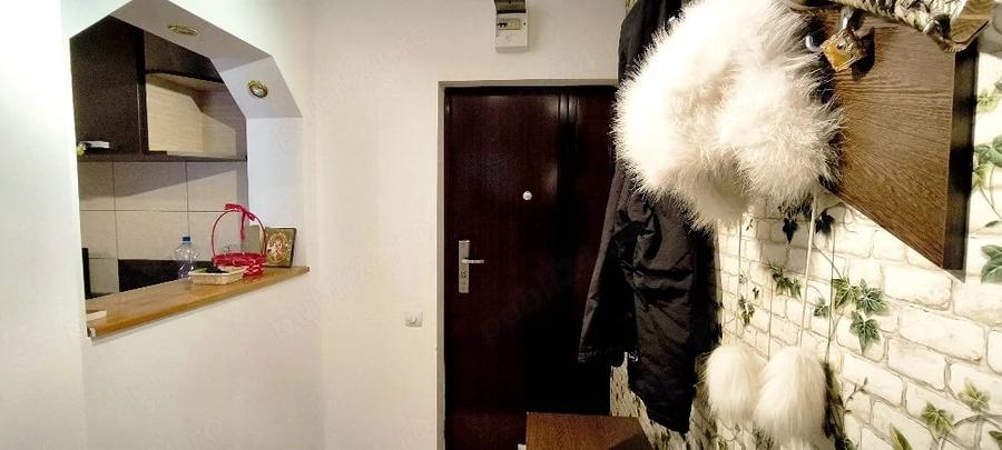 Apartament cu 2 camere decomandat în Calea București