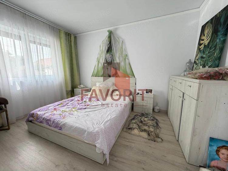 Casă cu 5 camere cu Teren 250 Mp în Utvin