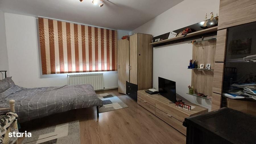 Casă cu 2 camere cu Teren 667 Mp în Central