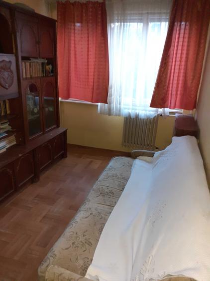 Apartament cu 4 camere decomandat în Exterior Vest