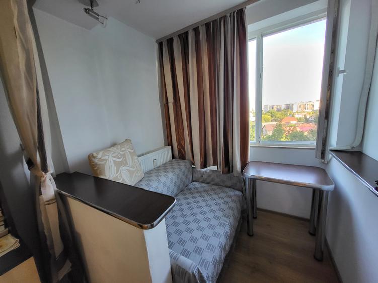 Garsonieră decomandată în Apărătorii Patriei