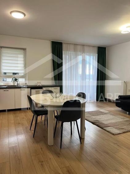 Apartament cu 2 camere semidecomandat, mobilat în Libertății