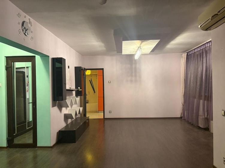 Apartament cu 2 camere semidecomandat, mobilat în Grivița