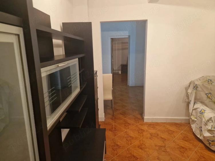 Apartament cu 3 camere decomandat în Mărăței