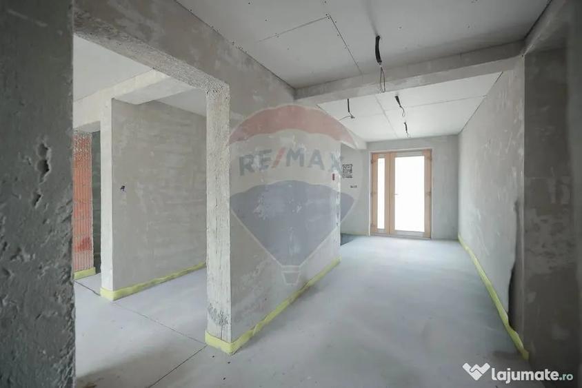 Casă cu 5 camere cu Teren 435 Mp în Săldăbagiu de Munte