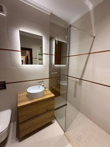Apartament cu 3 camere decomandat în Lacul Morii