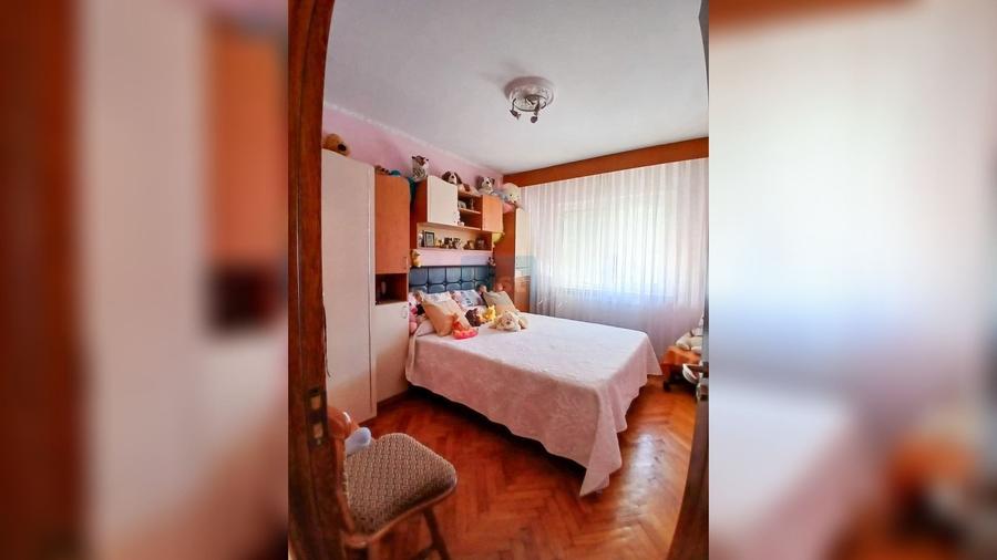 Apartament cu 3 camere decomandat în Lăpuș