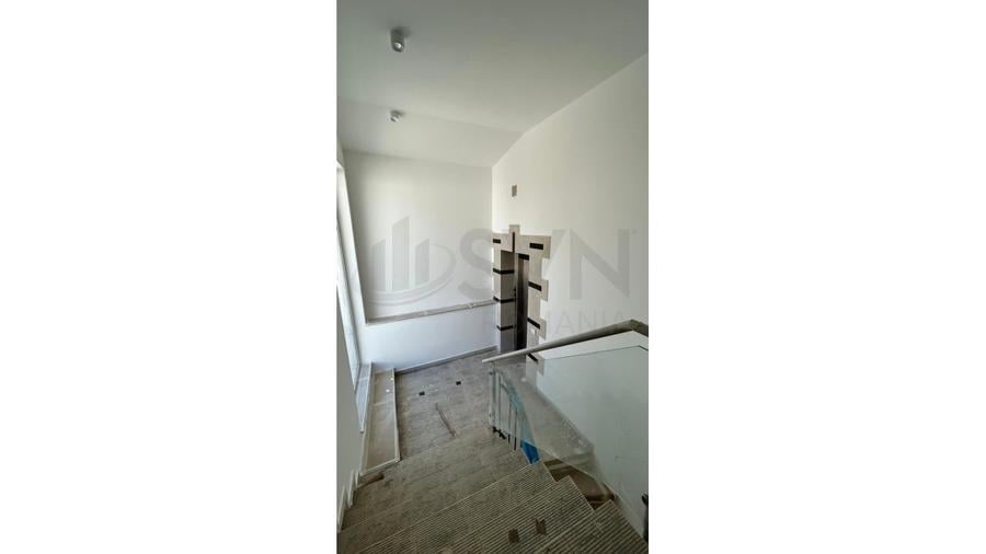 Casă individuală cu 19 camere cu Canalizare în Grădina Icoanei