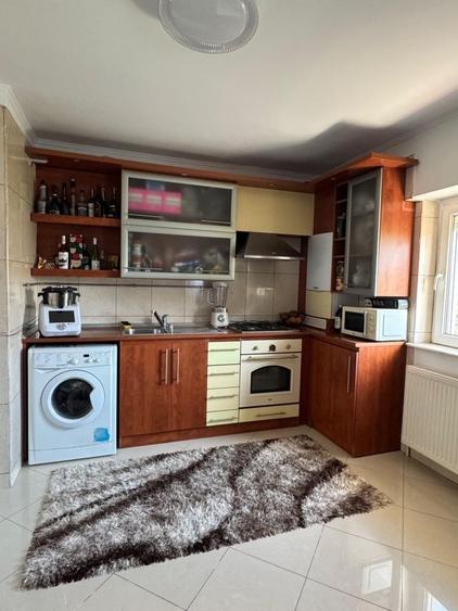Apartament cu 2 camere decomandat în Sărari