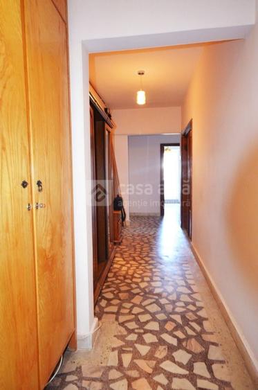 Apartament cu 4 camere decomandat, mobilat în Gară