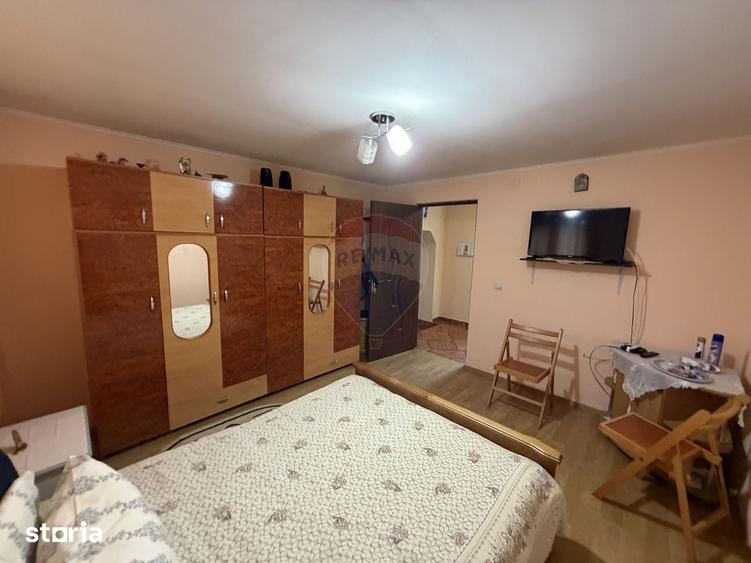 Casă cu 4 camere cu Teren 446 Mp în Răcoasa