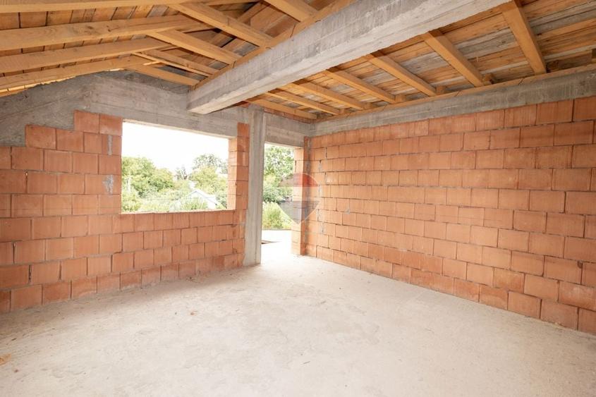 Casă individuală cu 5 camere cu Teren 1000 Mp în Balotești