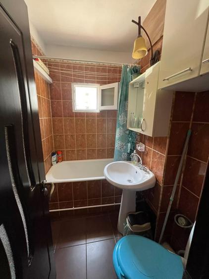 Apartament 2 camere Craiovita Noua, parter inalt cu balcon, centrala termica - 7
