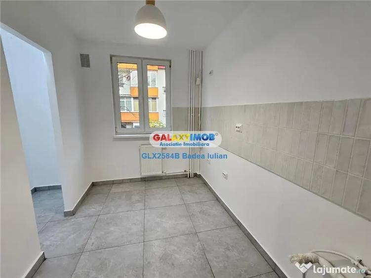 Apartament cu 3 camere semidecomandat în Titan