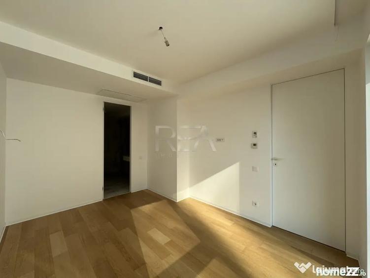 Apartament cu 3 camere semidecomandat în Floreasca
