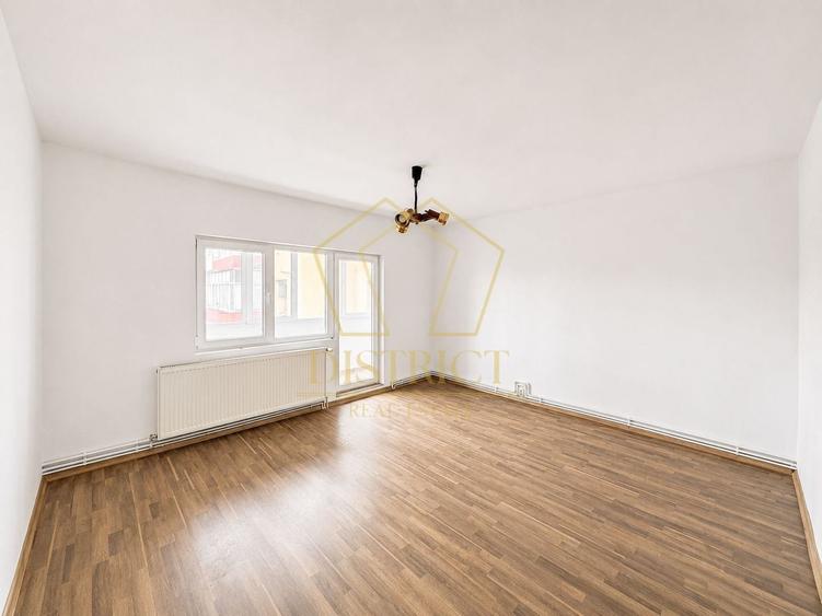 Apartament cu 3 camere decomandat în Bucovina