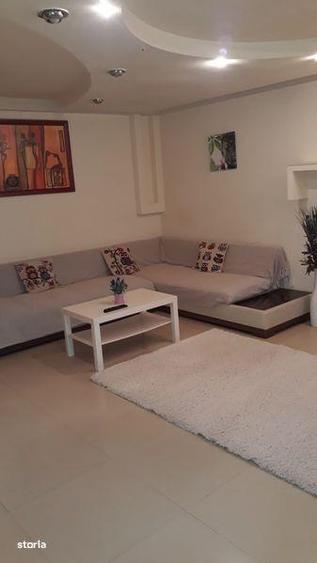 Apartament cu 3 camere decomandat, mobilat în Dacia