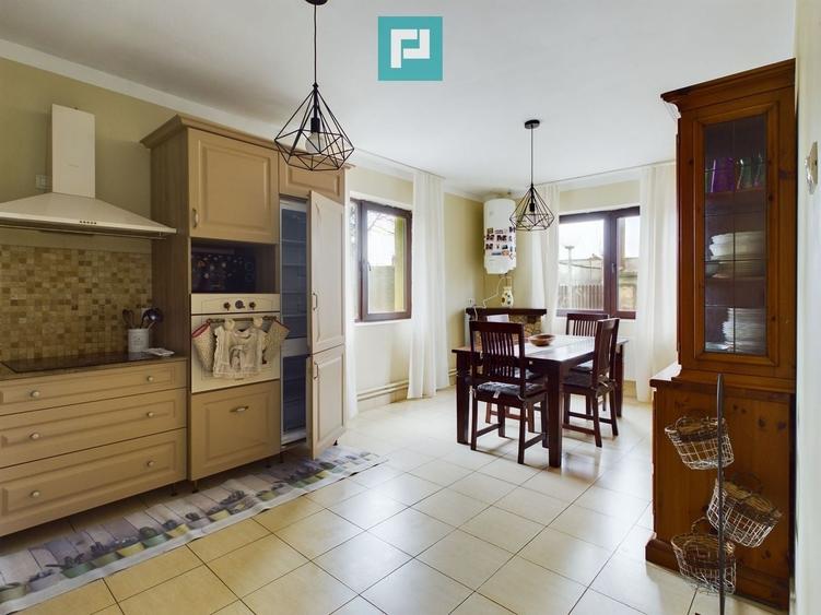 Casă individuală cu 4 camere cu Teren 290 Mp în Cartierul Verde