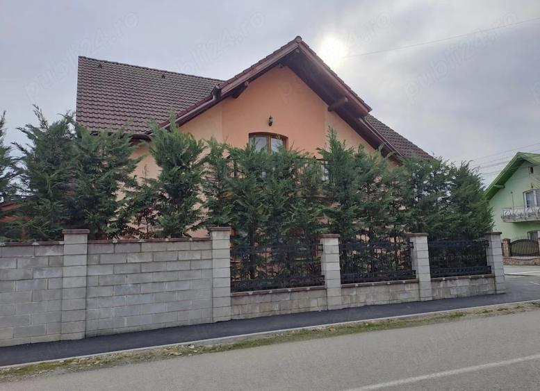 Casă cu Teren 645 Mp în Giroc