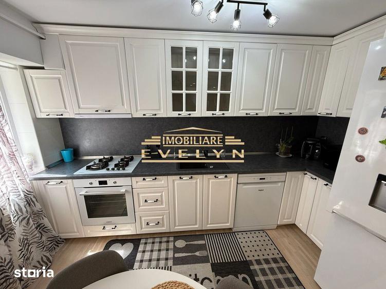 Apartament cu 4 camere decomandat în Central