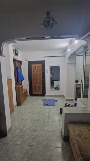 Apartament cu 2 camere decomandat în Bratia din Deal