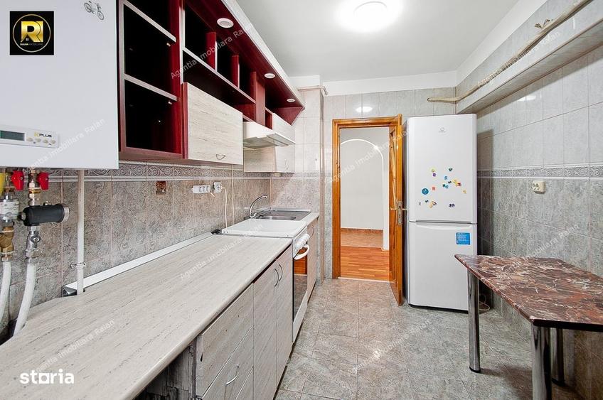 Apartament cu 3 camere decomandat în Siderurgiștilor