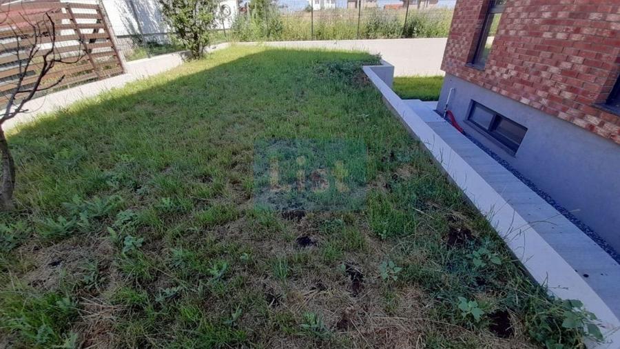 Casă cu 4 camere cu Canalizare în Dezmir