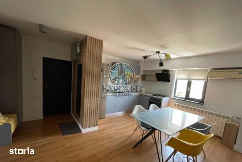 Apartament cu 3 camere decomandat în Tineretului