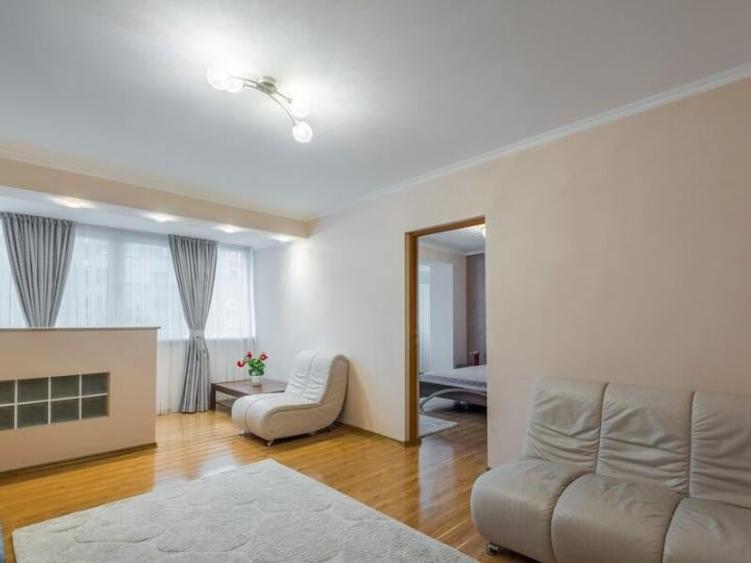 Apartament cu 3 camere decomandat în Universitate