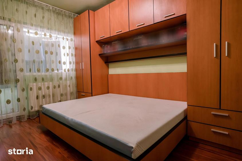 Apartament cu 3 camere semidecomandat în Rahova