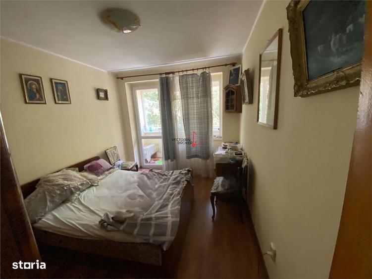 Apartament cu 3 camere semidecomandat în Vatra Luminoasă
