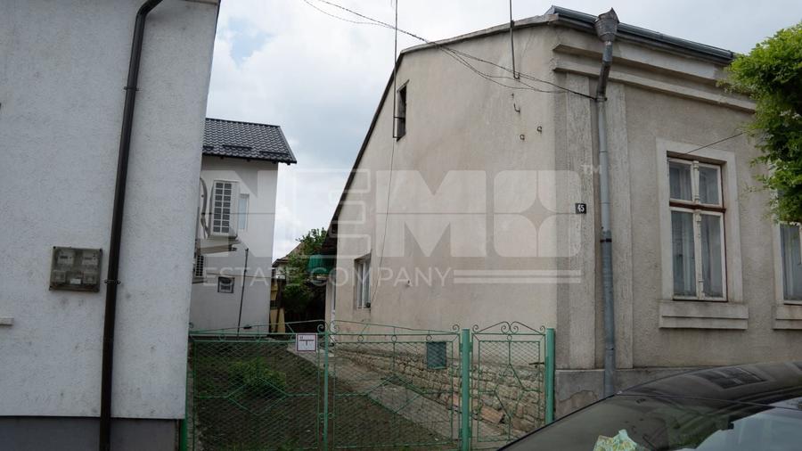 Casă individuală cu 2 camere cu Canalizare în Central