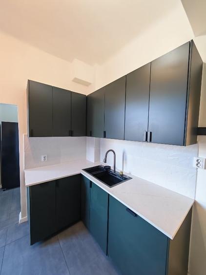 Apartament cu 3 camere decomandat, mobilat în Banu Manta