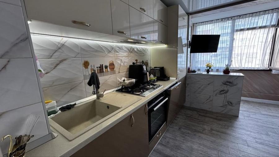 Apartament cu 2 camere decomandat în Micro 19