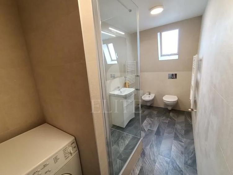 Apartament cu 3 camere semidecomandat, mobilat în Gheorgheni