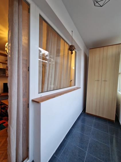 Apartament cu 3 camere semidecomandat în Titan