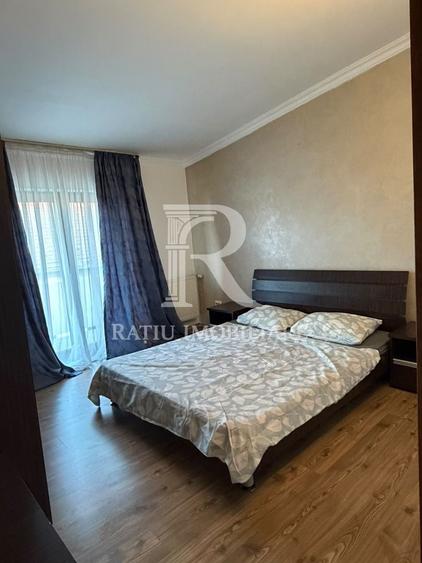 Apartament cu 4 camere decomandat, mobilat în Central