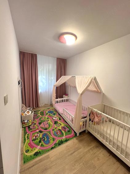 Apartament cu 3 camere semidecomandat în Nord